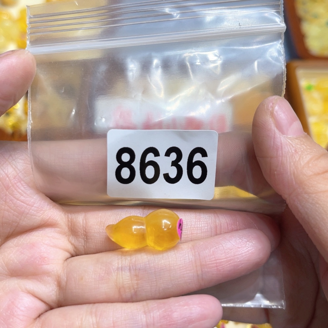 琥珀颈饰未镶嵌蜜蜡