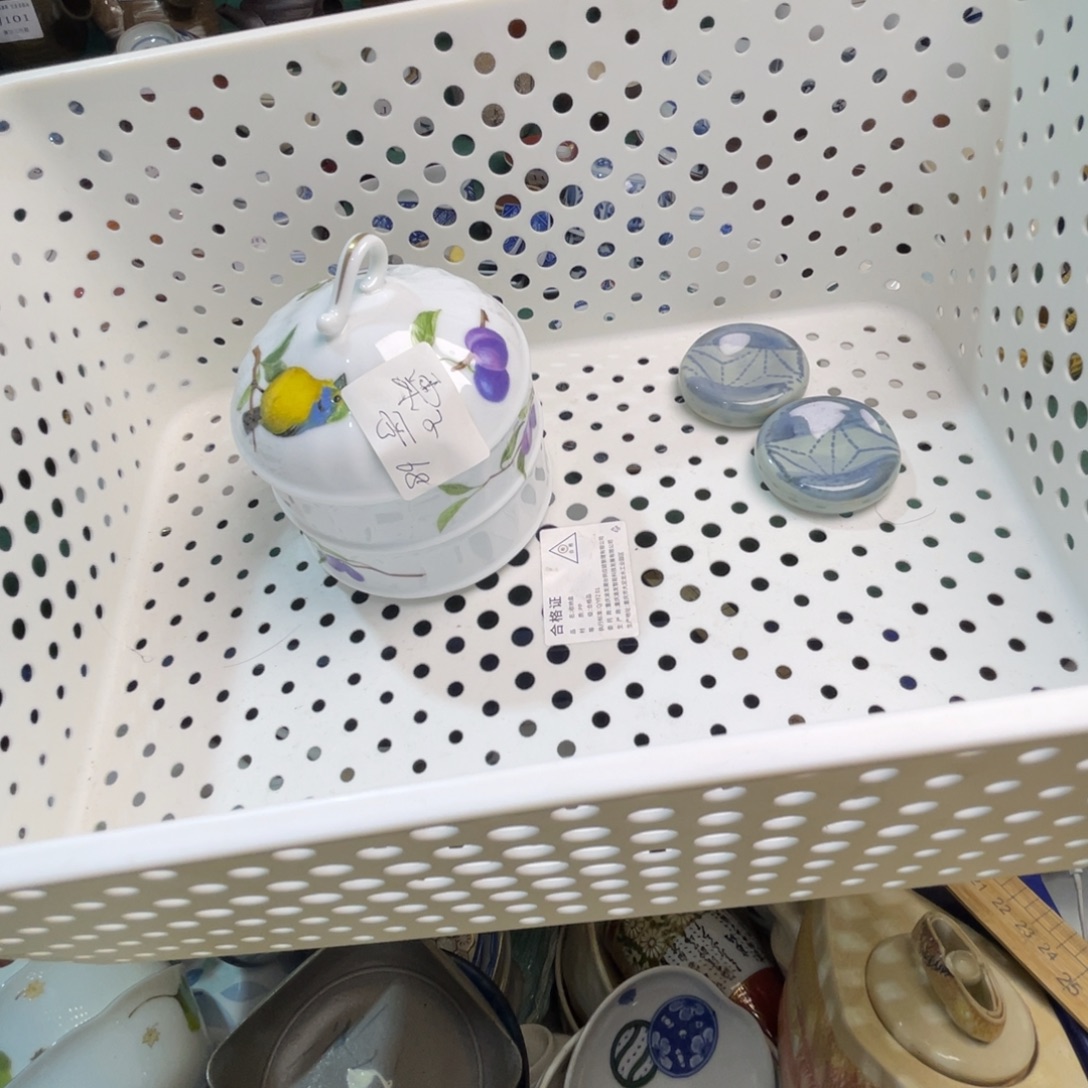 栗****陶其他散瓷默认微瑕完美者慎拍