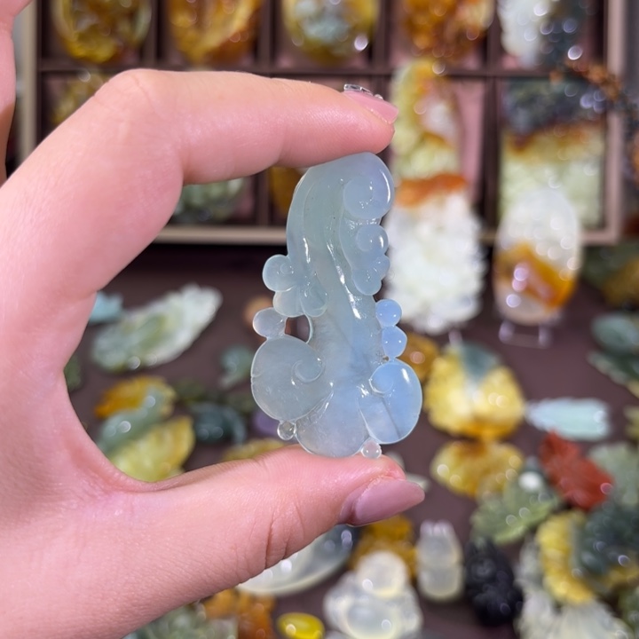 未镶嵌蛇纹石玉颈饰然