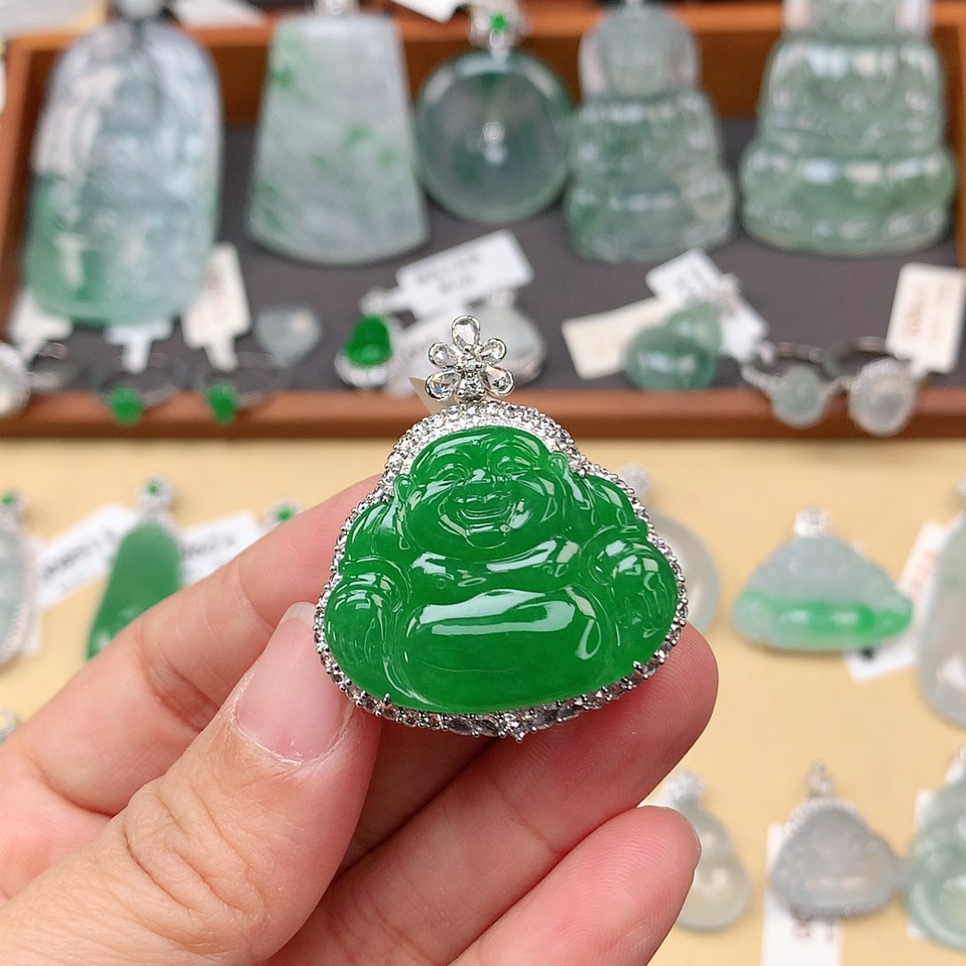 翡翠颈饰18K金镶嵌佛公