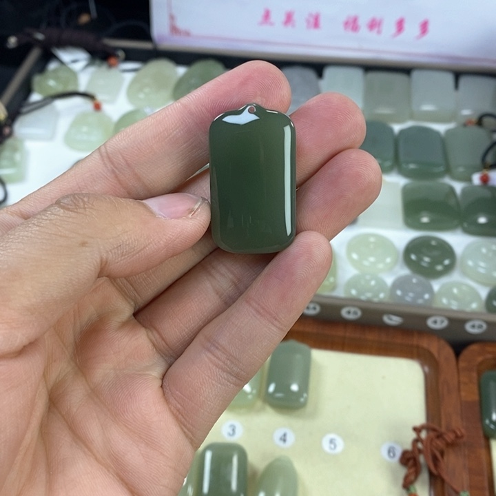 和田玉颈饰未镶嵌天*