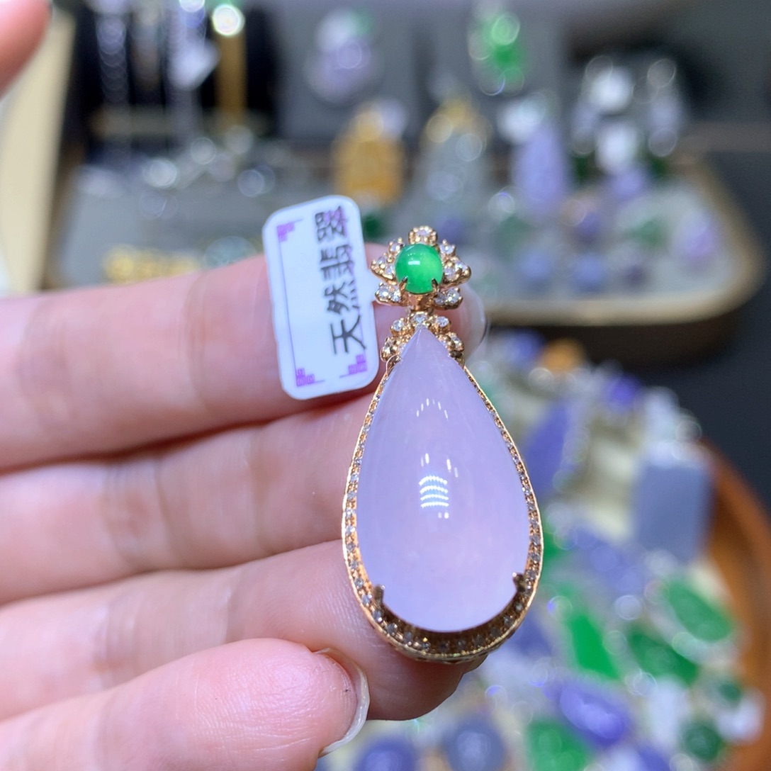 【闪购商品】翡翠颈饰18K金镶嵌翡翠吊坠项链