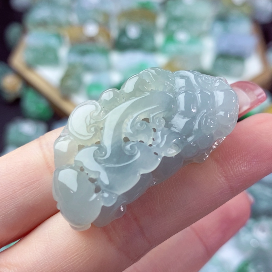 翡翠颈饰未镶嵌天然