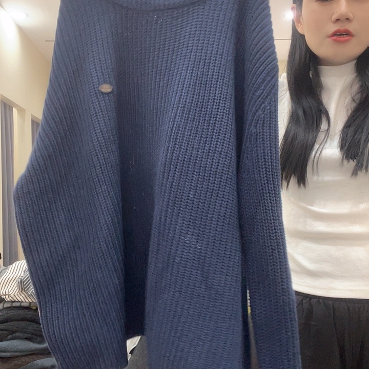 大瑶瑶同款藏青色针织衫