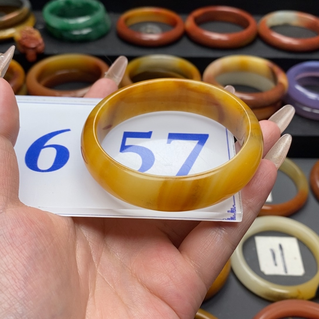 石英质玉（黄龙玉）手镯未镶嵌