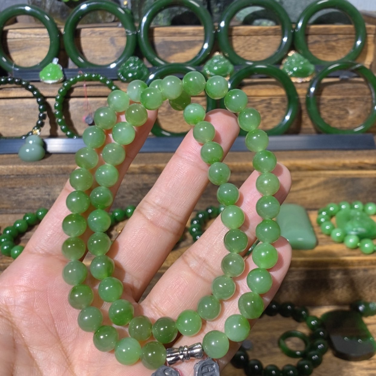 【闪购商品】吊坠(不含链)未镶嵌和田玉巴料白加绿项链 8