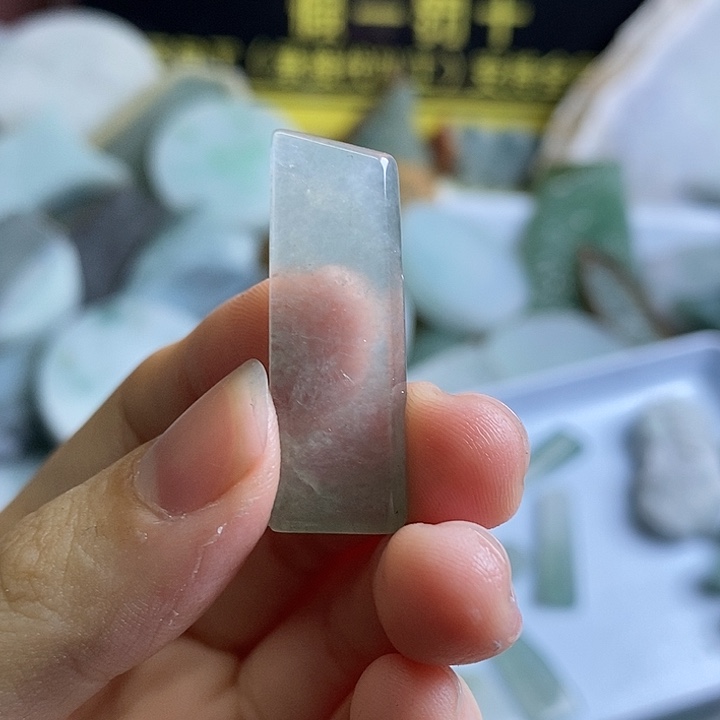 牛***恋翡翠裸石纯天然翡翠