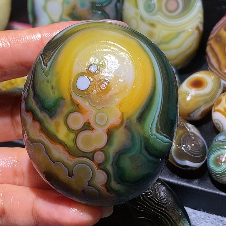 玛瑙/玉髓未镶嵌珠宝奇石128