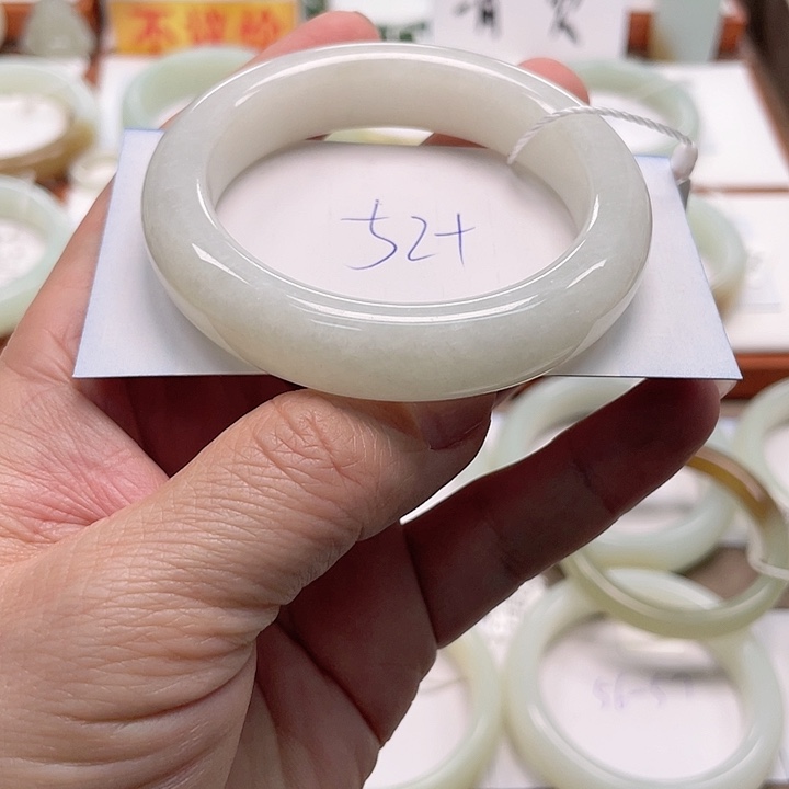 未镶嵌手镯和田玉娜