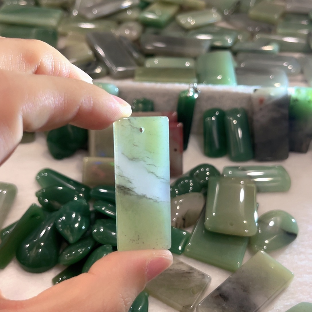 密玉（石英质玉）未镶嵌颈饰