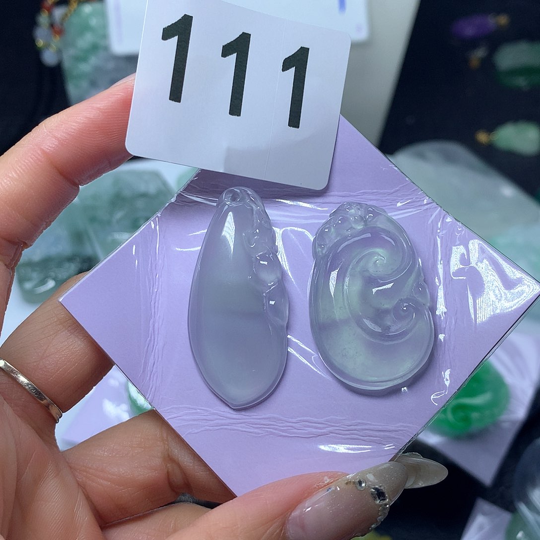 翡翠吊坠(赠链)未镶嵌