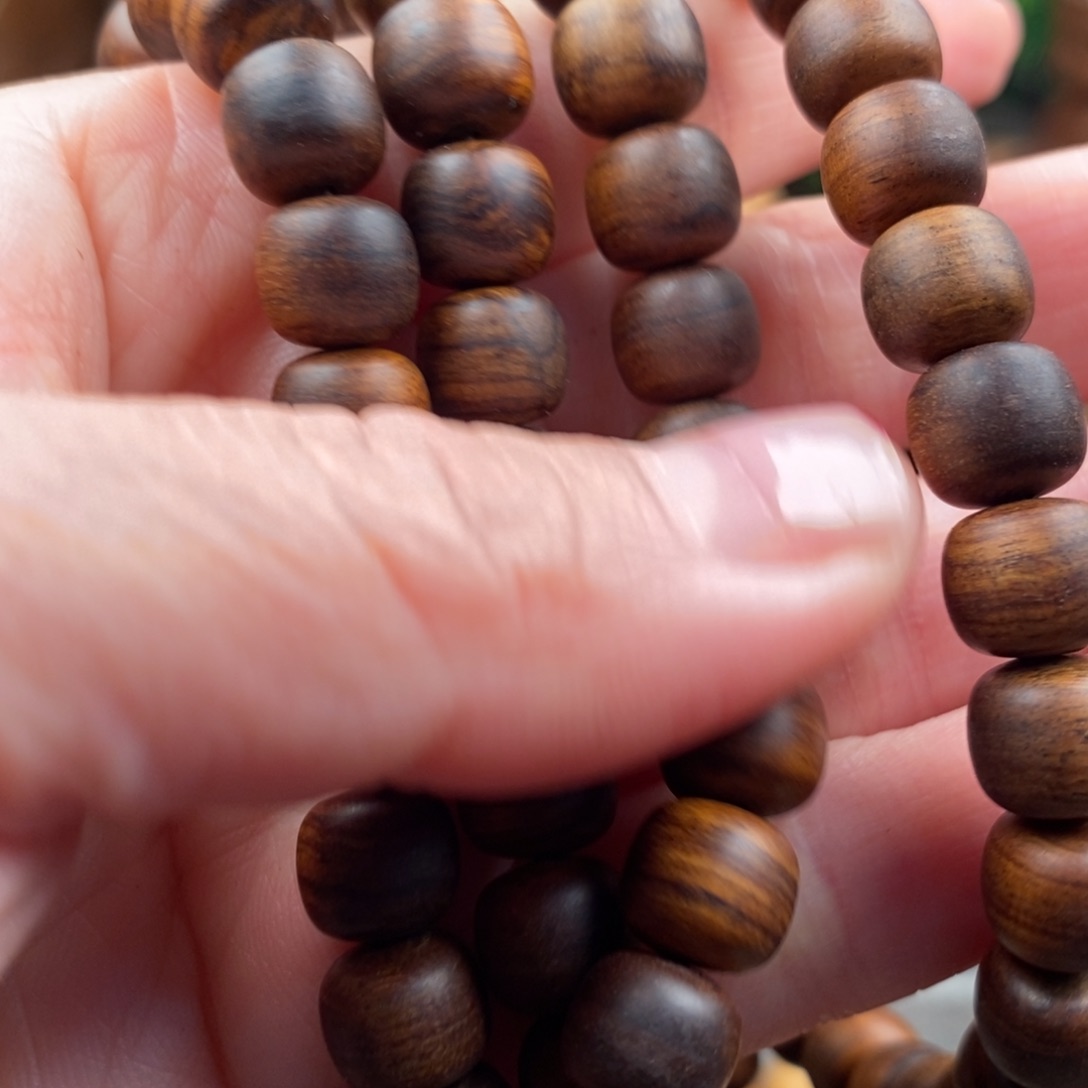 檀香木手串/手链飘**云老山檀香89焦糖多圈