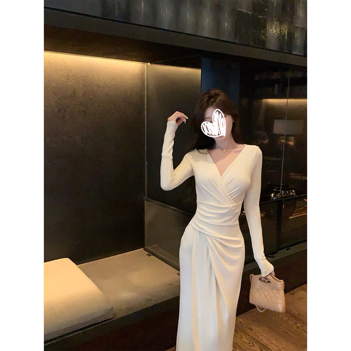 秋冬V领气质褶皱收腰长袖打底连衣裙