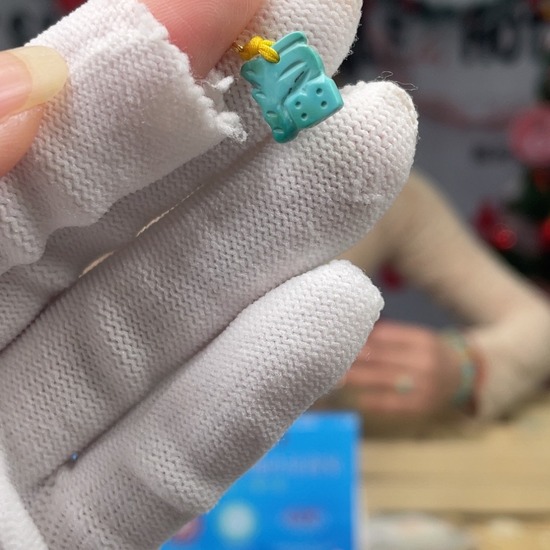 绿松石未镶嵌挂件