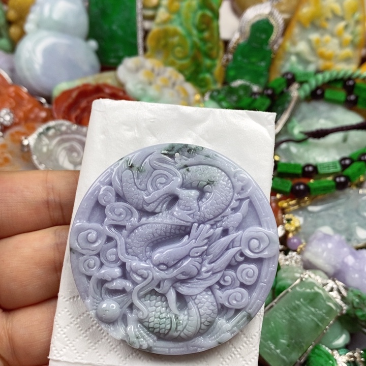 翡翠未镶嵌吊坠(赠链)