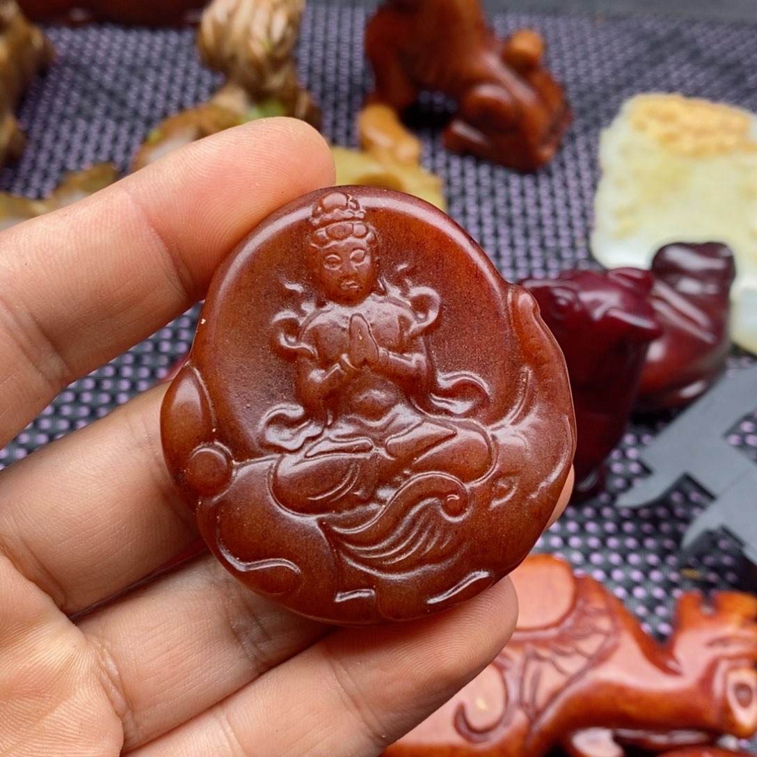 蛇纹石玉颈饰未镶嵌