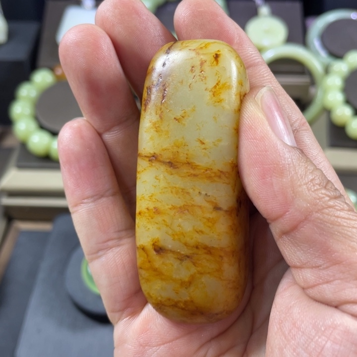 和田玉（糖玉）未镶嵌把件