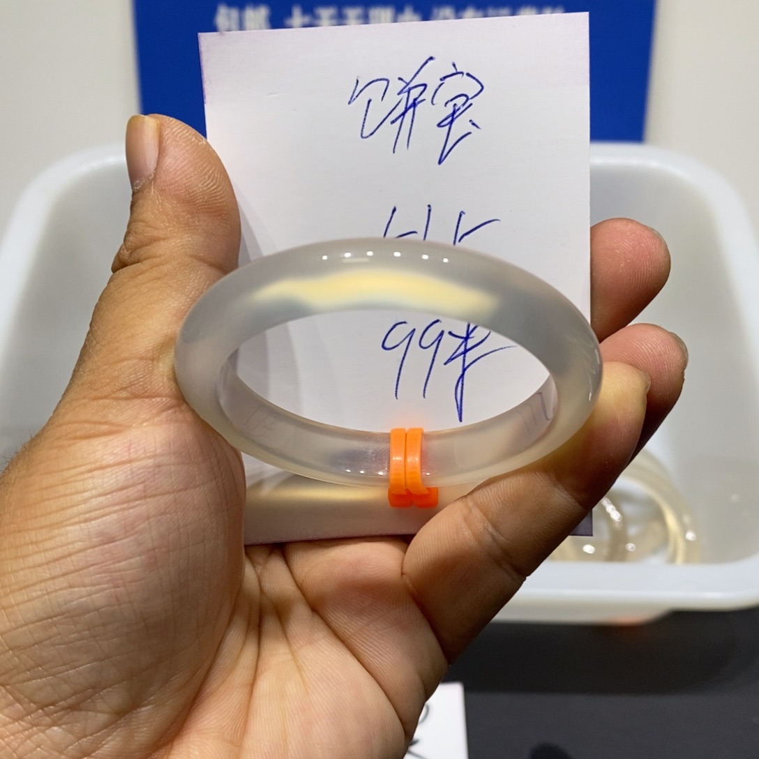 雪***-玛瑙/玉髓未镶嵌手镯