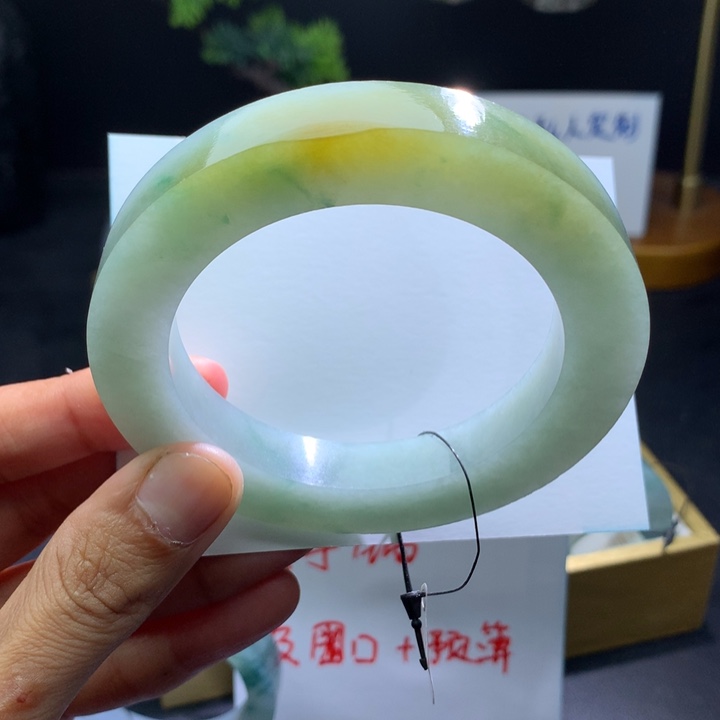 未镶嵌翡翠手镯定制翡翠