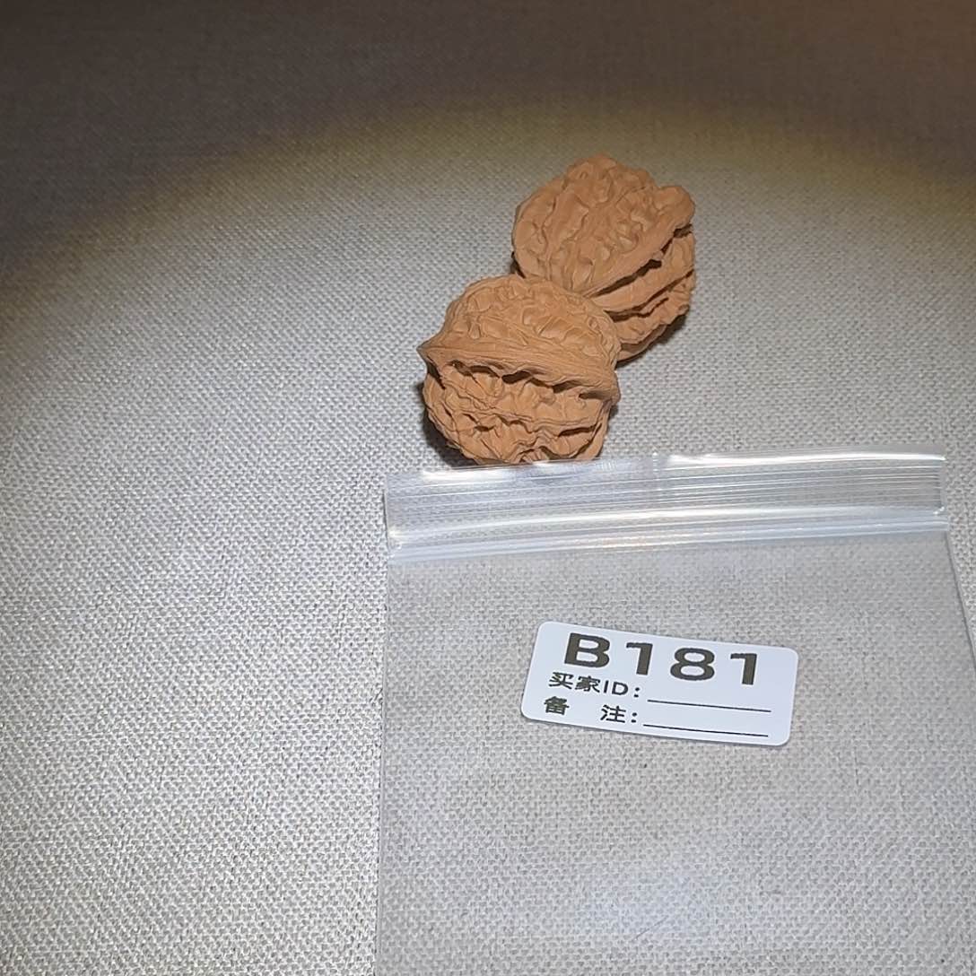 文玩核桃吊坠黄干181