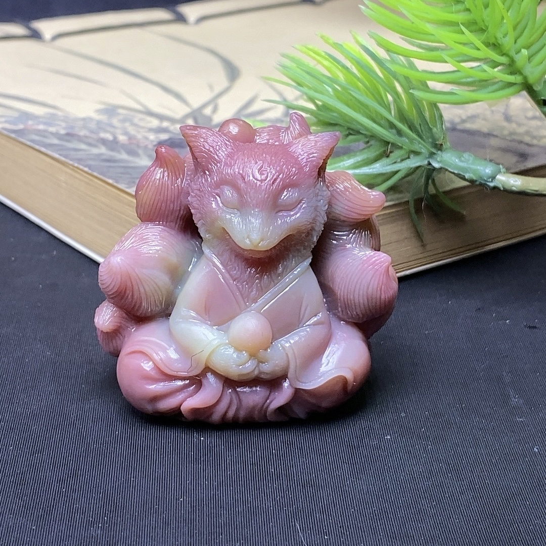 天然盐源玛瑙大师工手工雕刻九尾狐立体摆件手把设计款送礼物男女