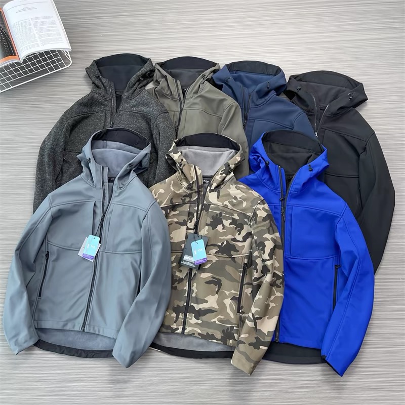 其它 男款户外防泼水微弹透气软壳连帽立体剪裁抓绒夹克外套8356