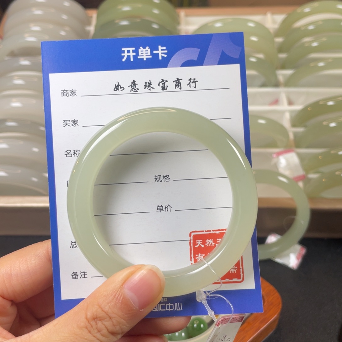 未镶嵌手镯和田玉璐****活