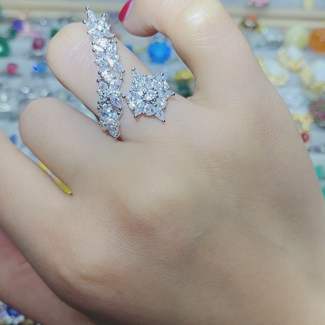 【闪购商品】托帕石耳饰银S925镶嵌