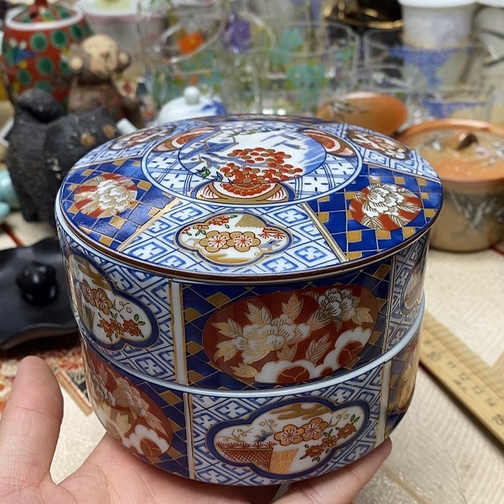 茶壶紫砂杯子和一大包水果的快乐