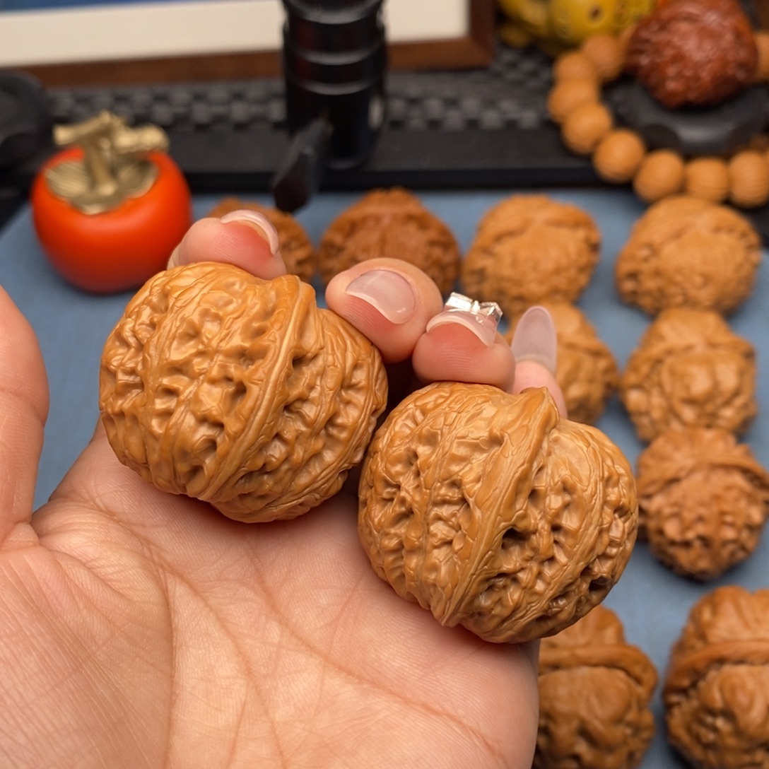 丑***典文玩核桃把件40元宝全品