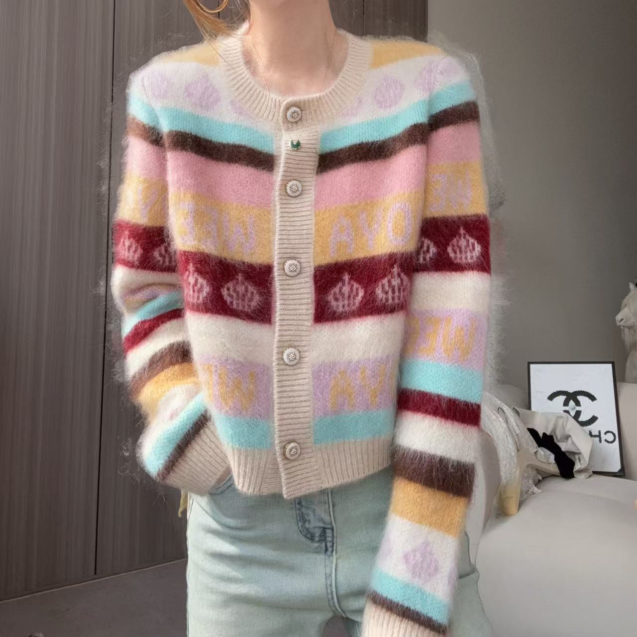 【百分百山羊绒】254042拉绒工艺款羊绒开衫重工皇冠提花设计洋气款