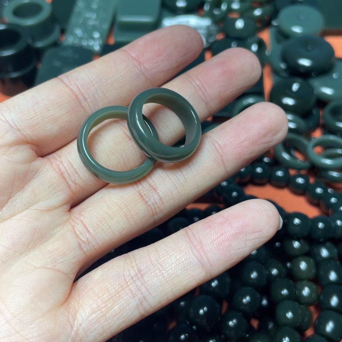 W***～和田玉未镶嵌颈饰