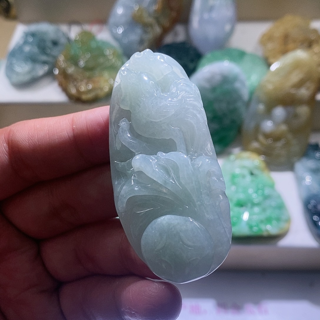 【闪购商品】翡翠颈饰未镶嵌鸡牌