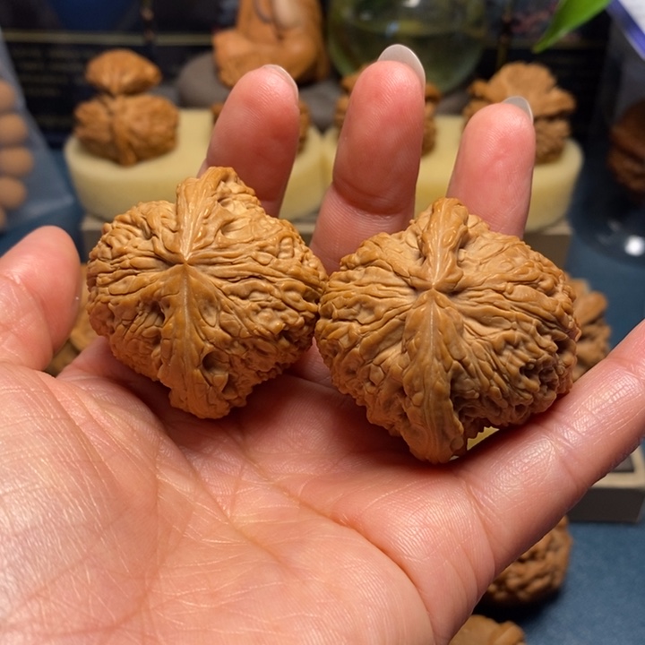 【闪购商品】把件文玩核桃南疆石