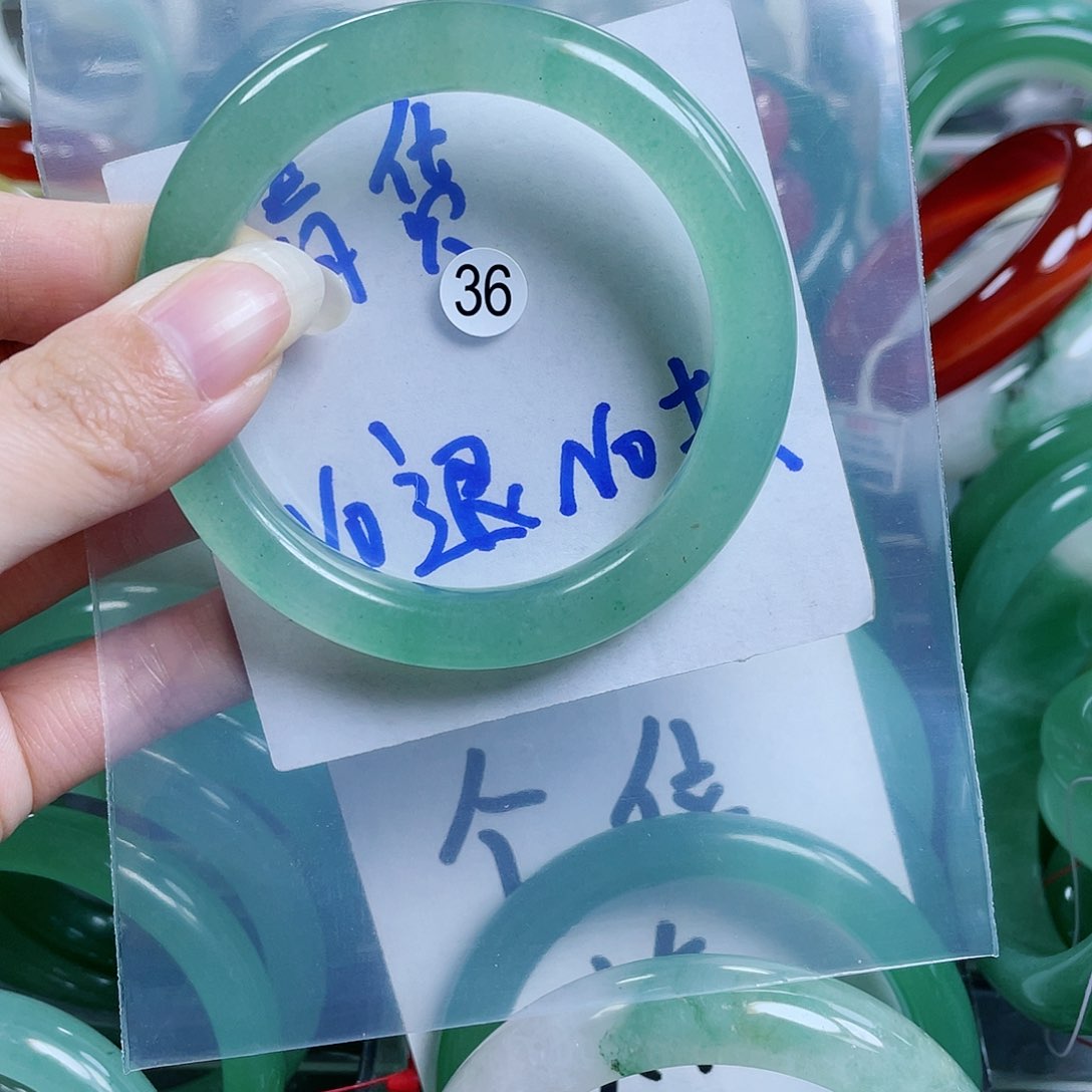 【闪购商品】石英质玉颈饰未镶嵌55