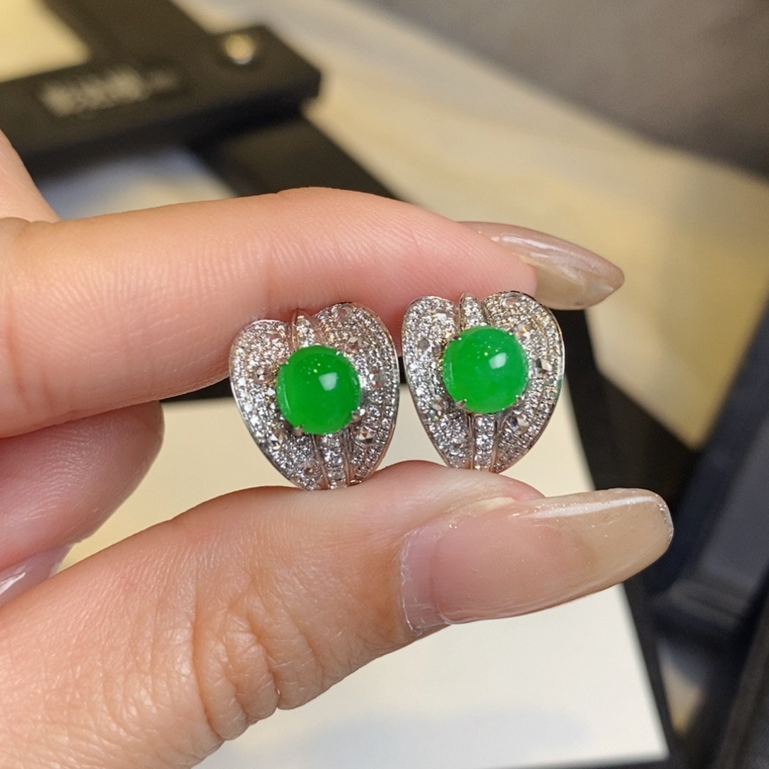 翡翠耳饰18K金镶嵌蛋面