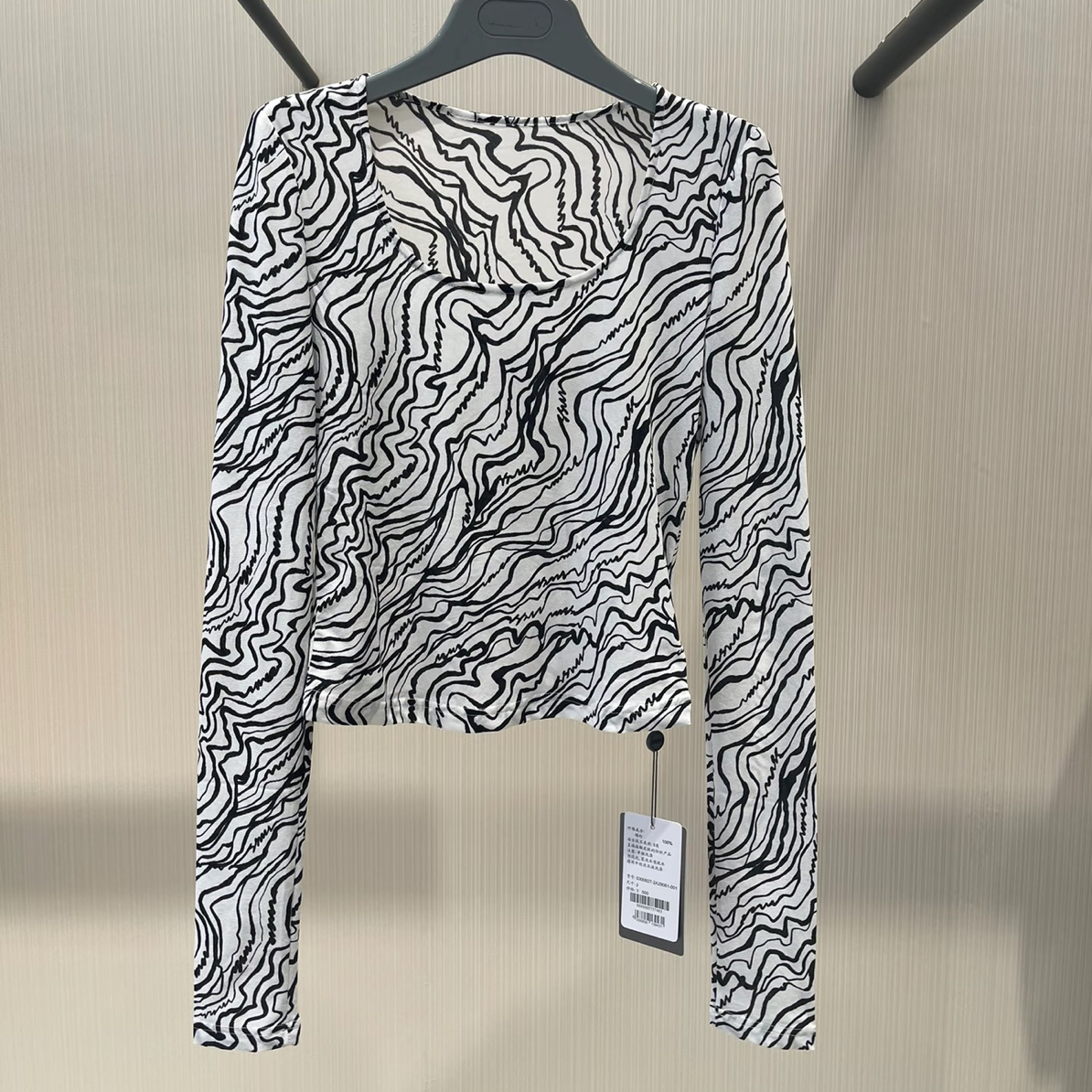 不支持退换 5300927 时尚百搭印花透气网纱长袖打底T恤