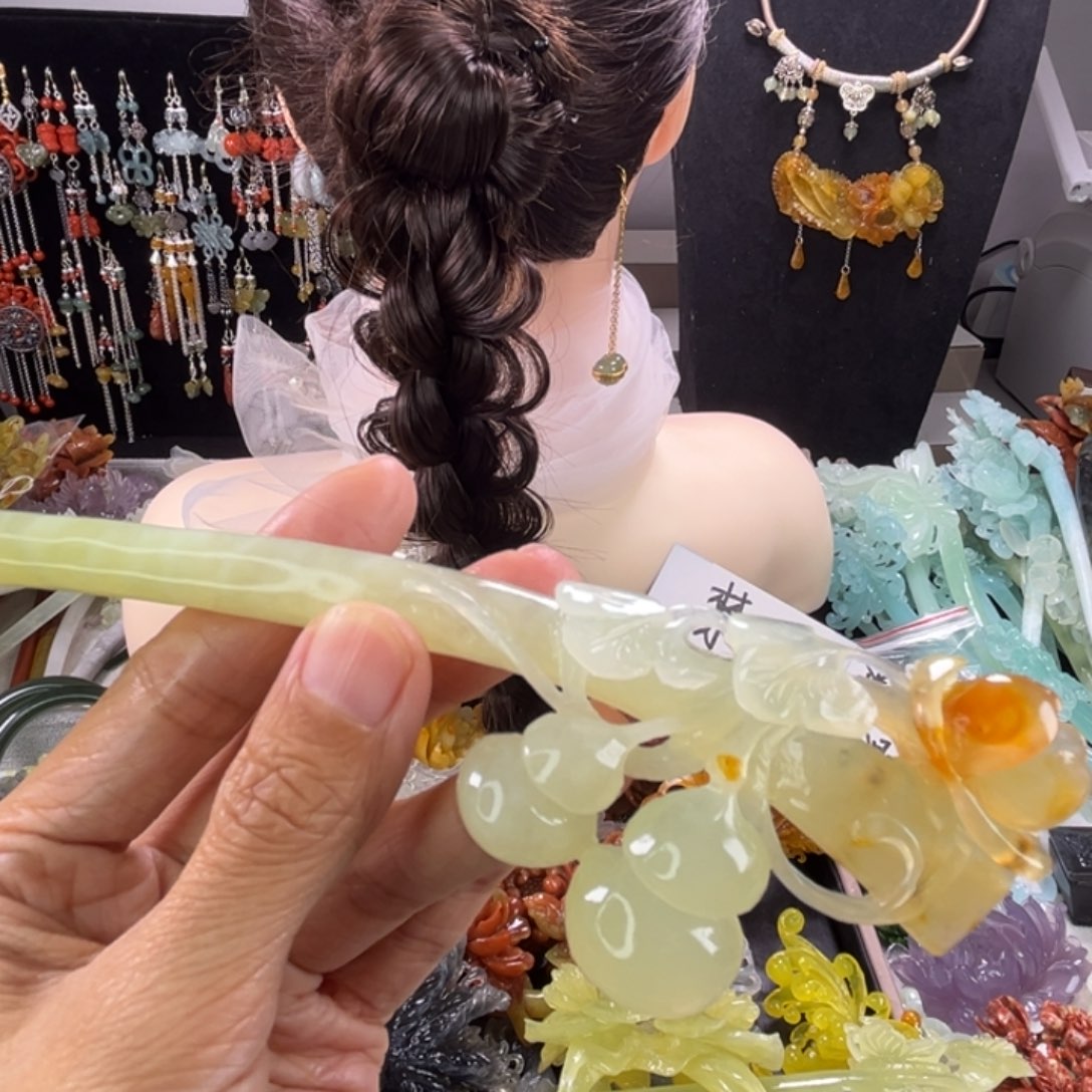 未镶嵌岫玉发饰瑕疵