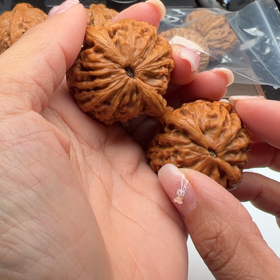 文玩核桃把件红锦鲤40