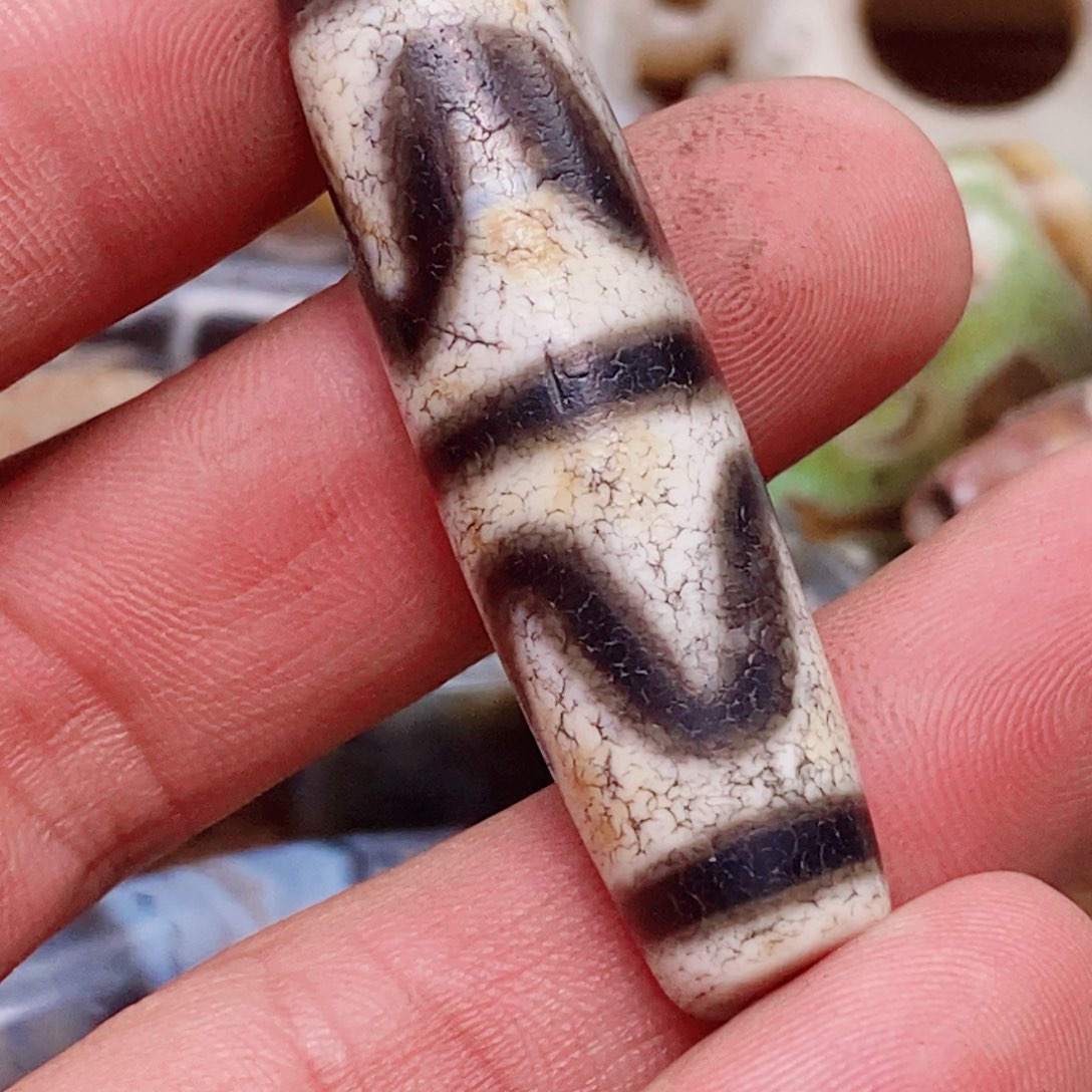 DIY琉璃奕珠子的颜色是蓝色和