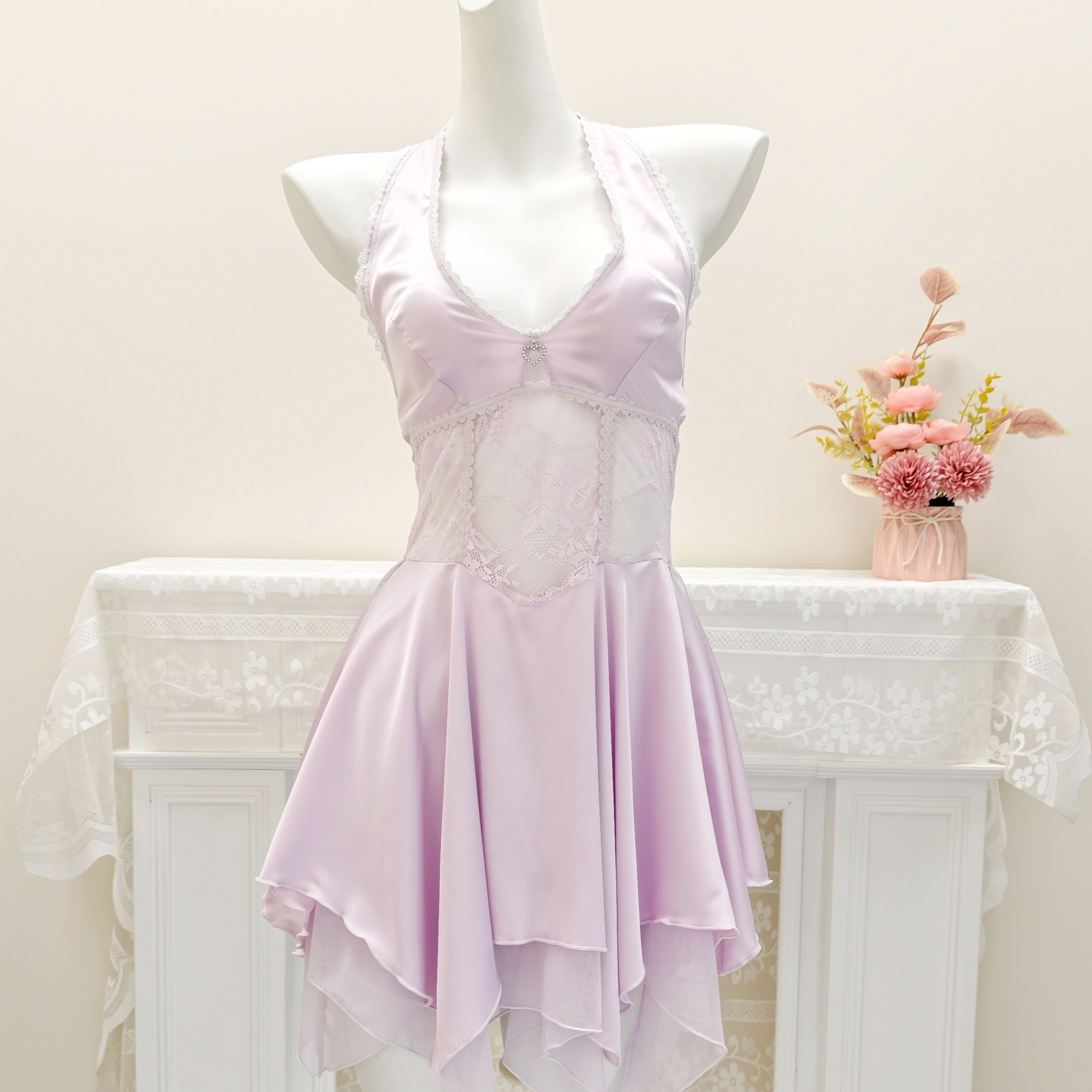 高级感轻奢挂脖深V带胸垫吊带蕾丝睡裙