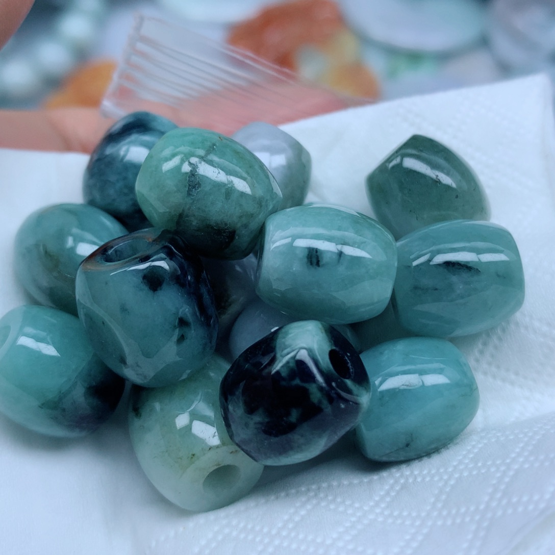 翡翠未镶嵌颈饰珠子翡翠