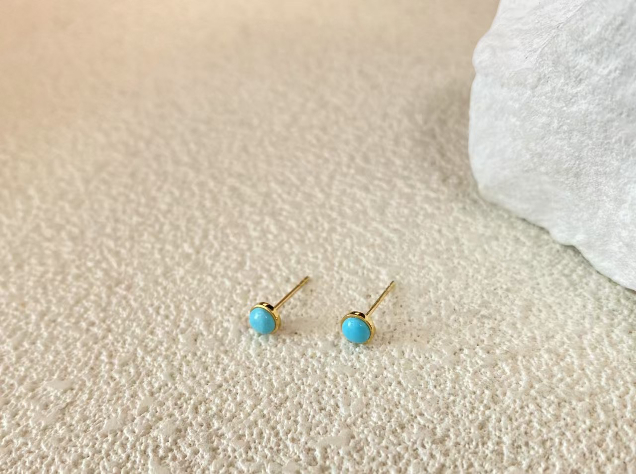 原矿绿松石正圆小耳骨钉5mm18k金简约点缀