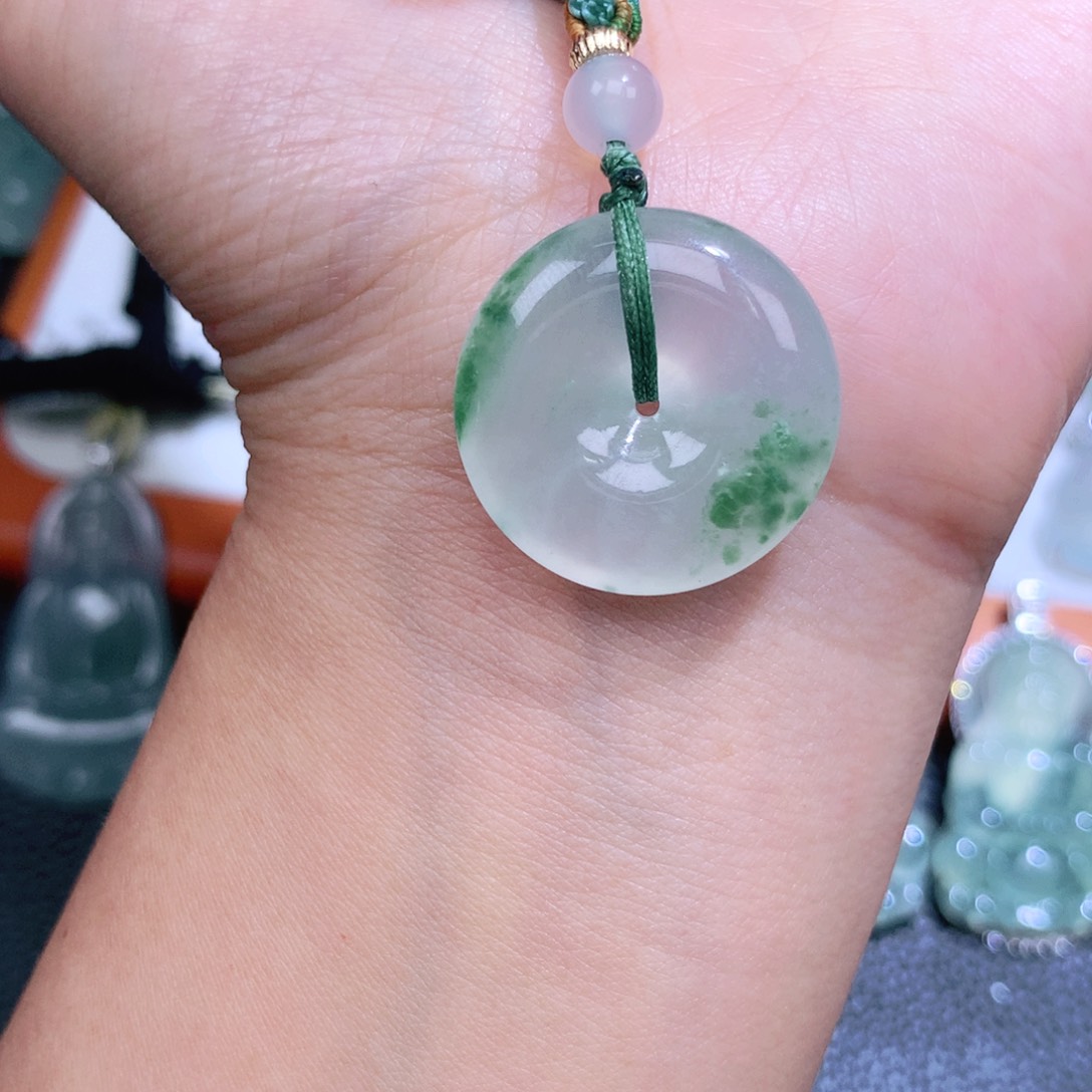 翡翠未镶嵌颈饰扣子