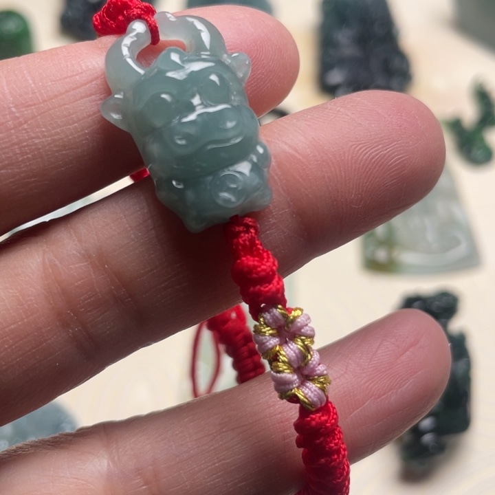 翡翠颈饰未镶嵌手串