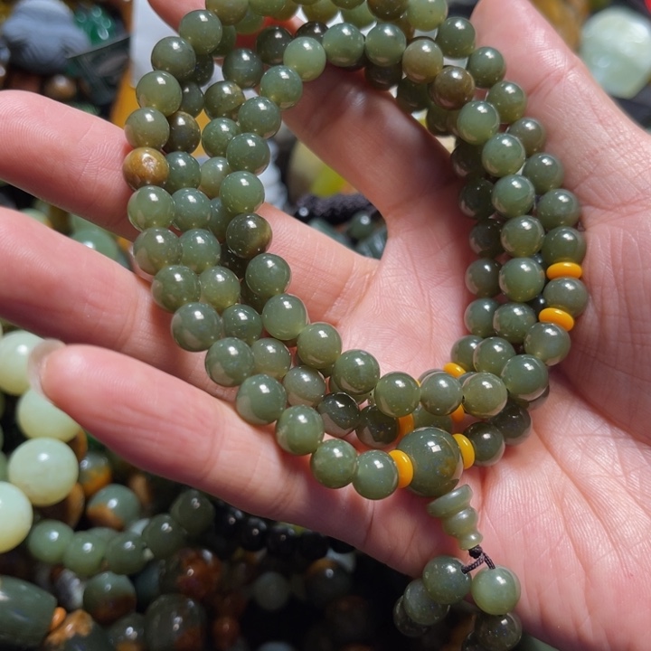 未镶嵌岫岩河磨玉（透闪石质玉）手链