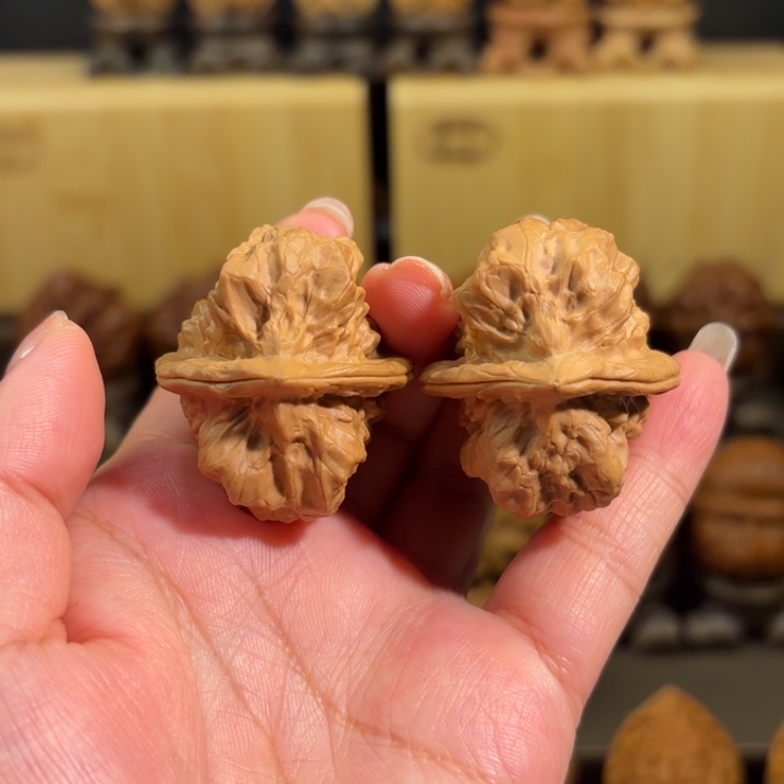 文玩核桃吊坠裂空爪