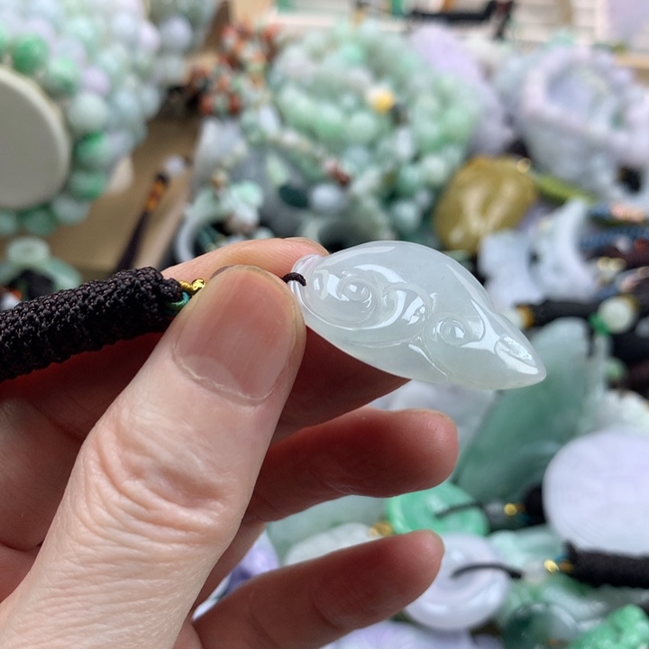 翡翠未镶嵌颈饰吊坠