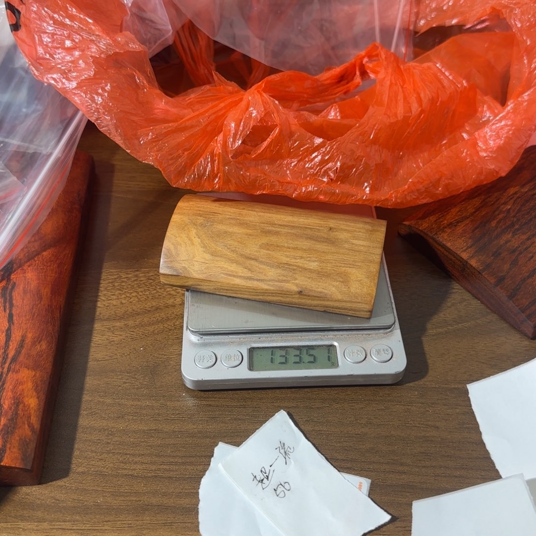 超***流木印度迈索尔老山檀香老料手把件