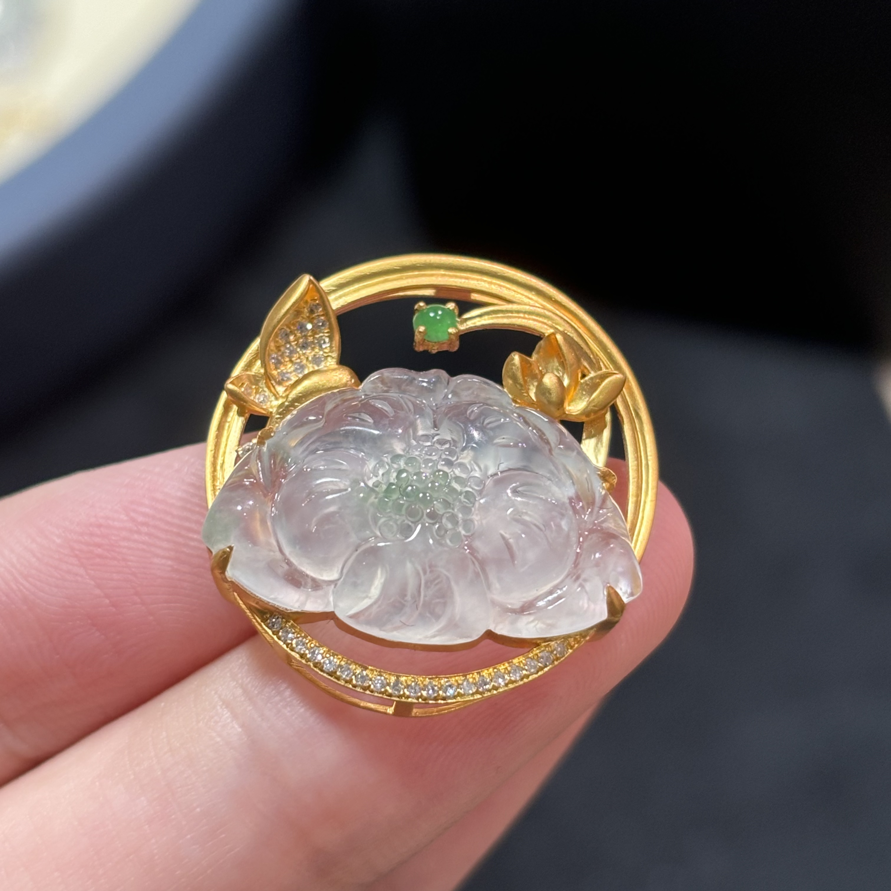 18k金天然缅甸A货莲花牌子吊坠